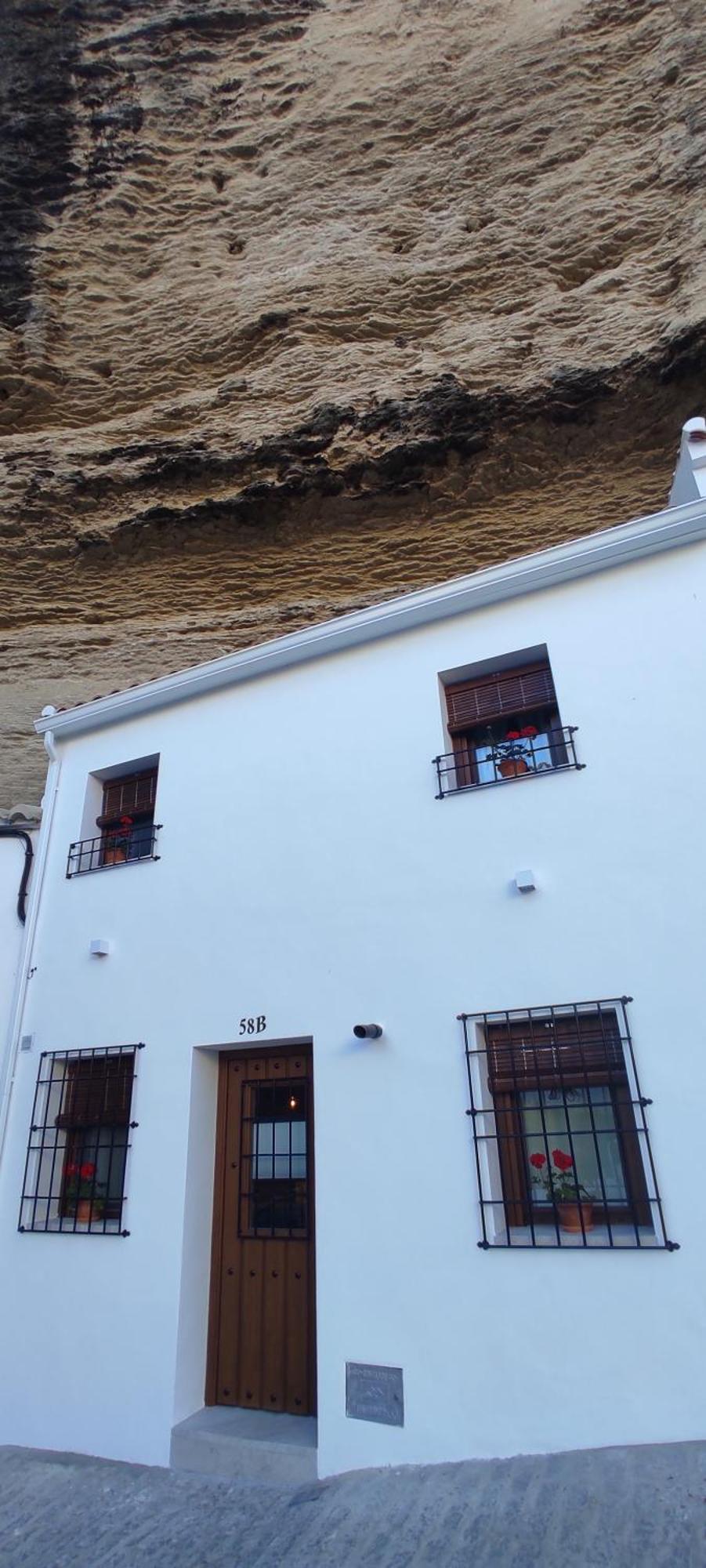 Casa Cueva Las Chicas Del Puente Setenil De Las Bodegas Exterior photo
